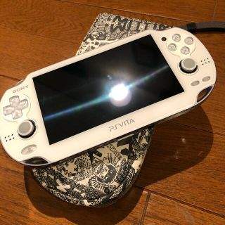 プレイステーションヴィータ(PlayStation Vita)のPSP VITA  本体(USB8GB)(携帯用ゲーム機本体)