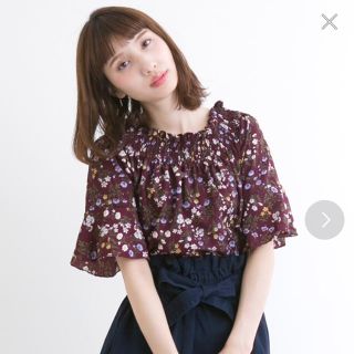 メルロー(merlot)のmerlot ボタニカルフラワー柄オフショルブラウス (シャツ/ブラウス(半袖/袖なし))