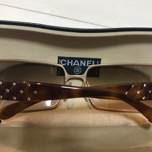 CHANEL(シャネル)のCHANEL サングラス 激安 レディースのファッション小物(サングラス/メガネ)の商品写真