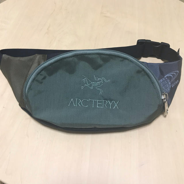ARC'TERYX(アークテリクス)のアークテリクス アーバン ファニー ビームス メンズのバッグ(ウエストポーチ)の商品写真