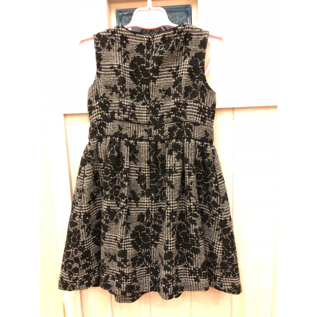 TOCCA(トッカ)の新品☆ TOCCA トッカ 花柄 リボンワンピース キッズ/ベビー/マタニティのキッズ服女の子用(90cm~)(ワンピース)の商品写真