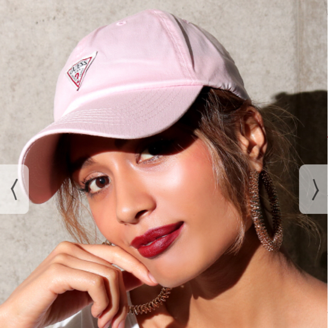 GUESS(ゲス)のGUESS キャップ ❤︎ ベビーピンク レディースの帽子(キャップ)の商品写真