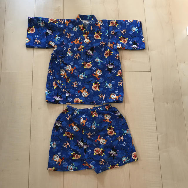 アンパンマン 甚平 110 キッズ/ベビー/マタニティのキッズ服男の子用(90cm~)(甚平/浴衣)の商品写真