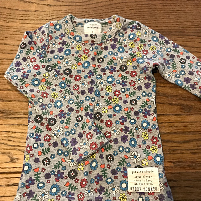 GREEN TOMATO(グリーントマト)の子ども服 女の子用 キッズ/ベビー/マタニティのキッズ服女の子用(90cm~)(Tシャツ/カットソー)の商品写真