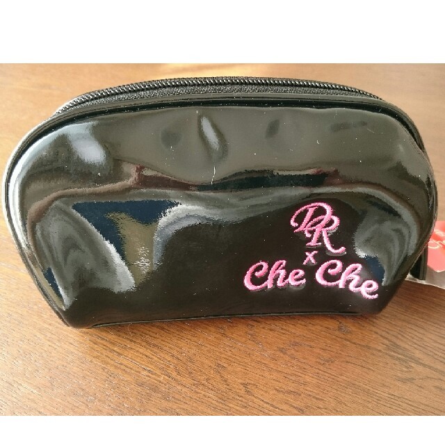 Che Che New York(チチニューヨーク)のChe Che  エナメルポーチ レディースのファッション小物(ポーチ)の商品写真