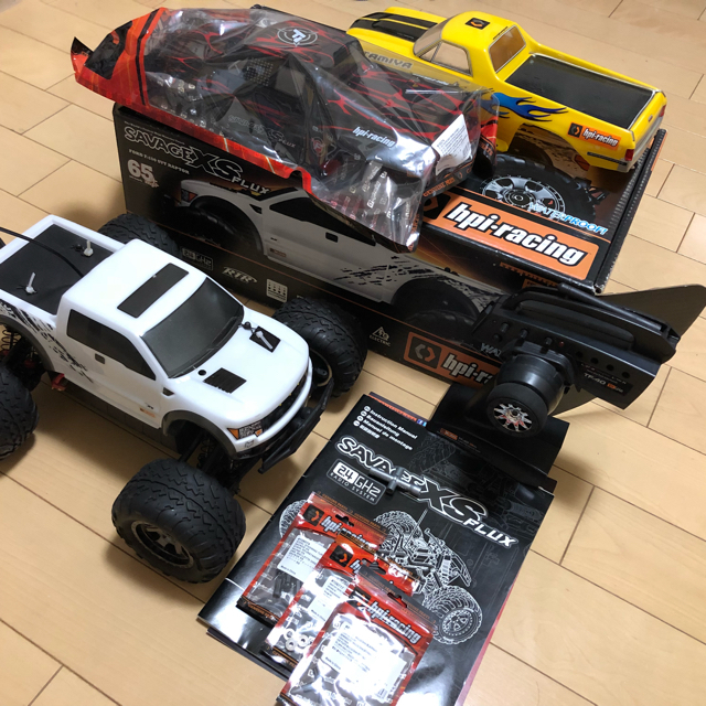 ホビーラジコンHPI Savage XS ＋コモノ　超速ラジコン