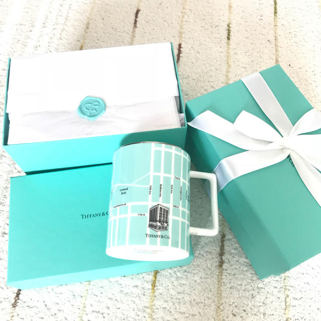 Tiffany & Co.(ティファニー)のTiffany & co. NY本店限定 マグカップ インテリア/住まい/日用品のキッチン/食器(グラス/カップ)の商品写真