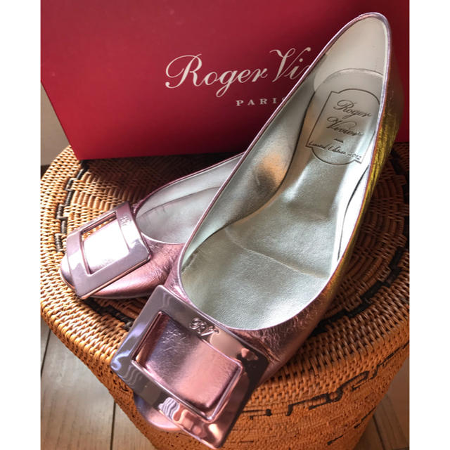 ROGER VIVIER(ロジェヴィヴィエ)のROGER VIVIER レディースの靴/シューズ(バレエシューズ)の商品写真