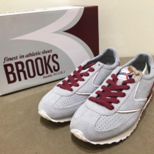 Mila Owen(ミラオーウェン)のBROOKS×Mila Owen コラボスニーカー 新品 今期に スナイデル レディースの靴/シューズ(スニーカー)の商品写真