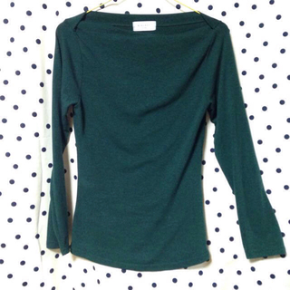 ディーホリック(dholic)のmonomori 緑ボートネックTシャツ(Tシャツ(長袖/七分))