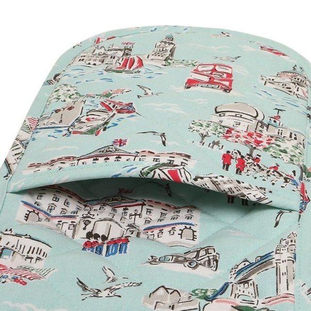 Cath Kidston(キャスキッドソン)の新品☆ キャスキッドソン ミトン ｢ロンドン タウン｣ インテリア/住まい/日用品のキッチン/食器(収納/キッチン雑貨)の商品写真