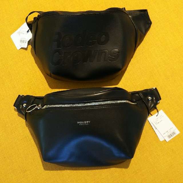 RODEO CROWNS WIDE BOWL(ロデオクラウンズワイドボウル)のRC WAIST POUCH ブラック RODEO CROWNS型押しロゴ入り レディースのバッグ(ボディバッグ/ウエストポーチ)の商品写真