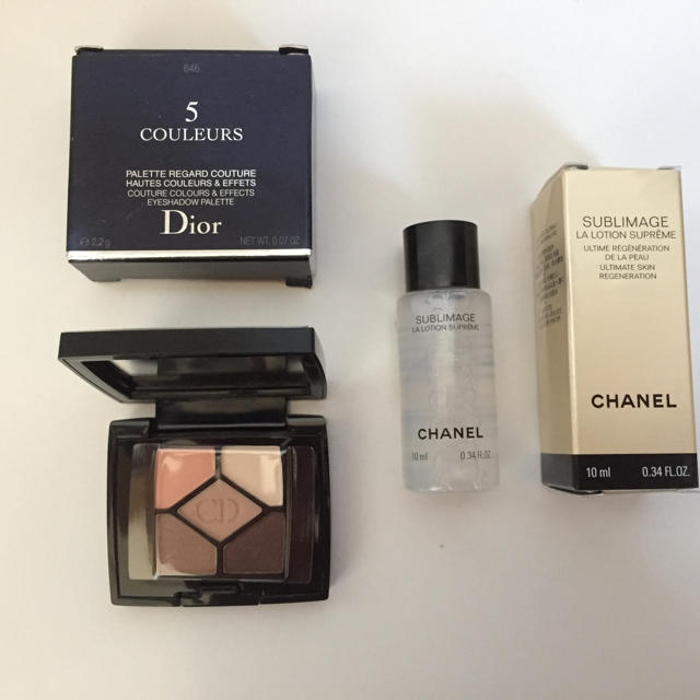 Dior(ディオール)のDior アイシャドウ & CHANEL 化粧水 コスメ/美容のベースメイク/化粧品(アイシャドウ)の商品写真