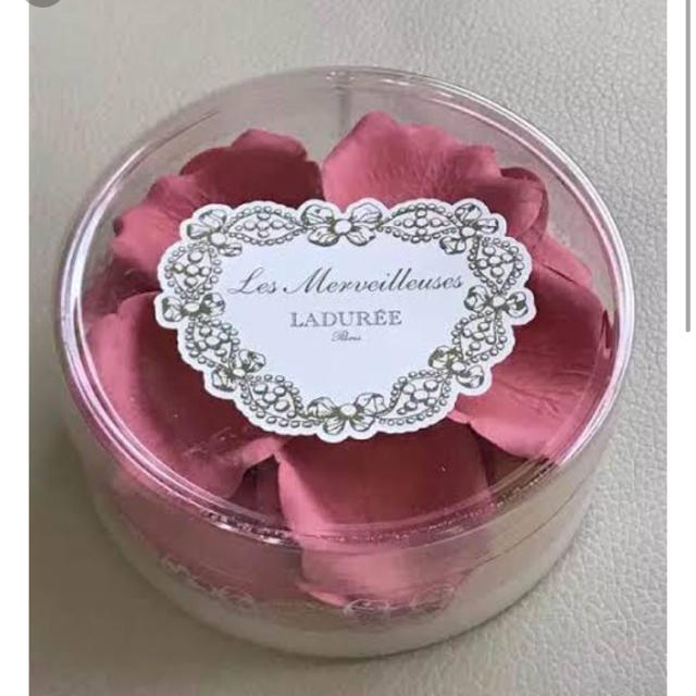 LADUREE(ラデュレ)のラデュレ 限定ポットと花びらチークセット コスメ/美容のベースメイク/化粧品(チーク)の商品写真