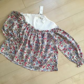 ダブルクローゼット(w closet)の新品未使用✨ダブルクローゼット 花柄リブトップス(カットソー(長袖/七分))