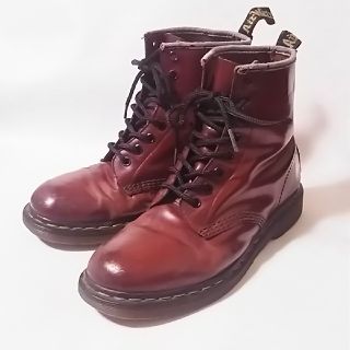 ドクターマーチン(Dr.Martens)の
名作チェリー!ドクターマーチン8ホール牛革レザーブーツ人気ビンテージ


(ブーツ)