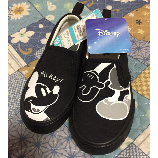 Disney(ディズニー)のお値下げしました！ 19センチ ミッキー スリッポン 新品未使用！ キッズ/ベビー/マタニティのキッズ靴/シューズ(15cm~)(スリッポン)の商品写真