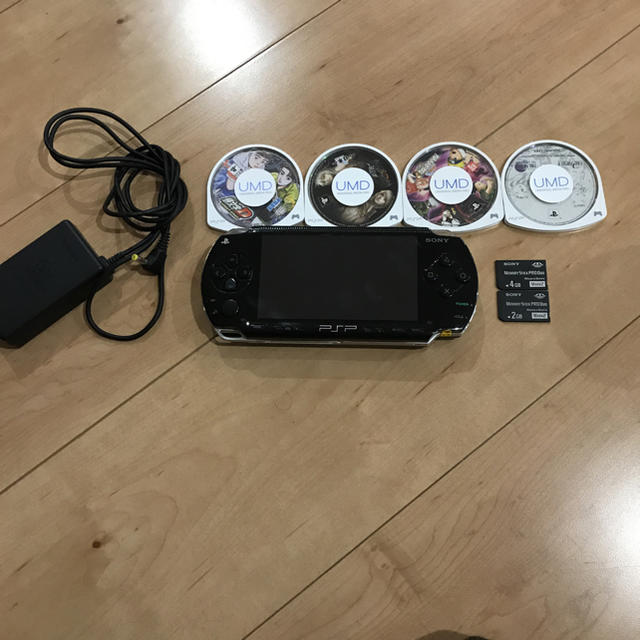 PlayStation Portable(プレイステーションポータブル)のPSP エンタメ/ホビーのゲームソフト/ゲーム機本体(携帯用ゲーム機本体)の商品写真