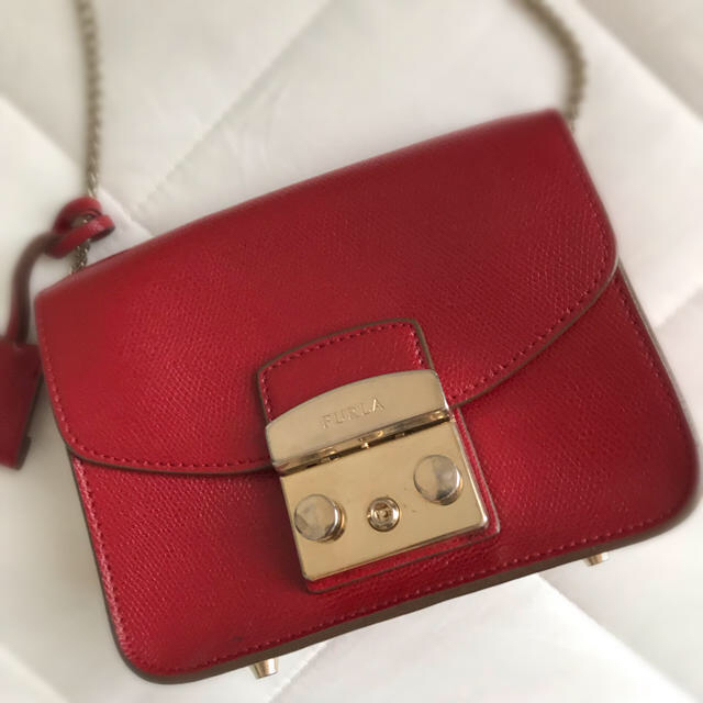 Furla(フルラ)のフルラ メトロポリス 大人気のレッド💖 レディースのバッグ(ショルダーバッグ)の商品写真