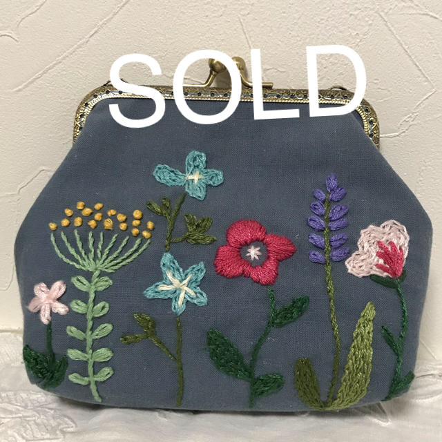 SOLD❣️刺繍 がま口 ポーチ