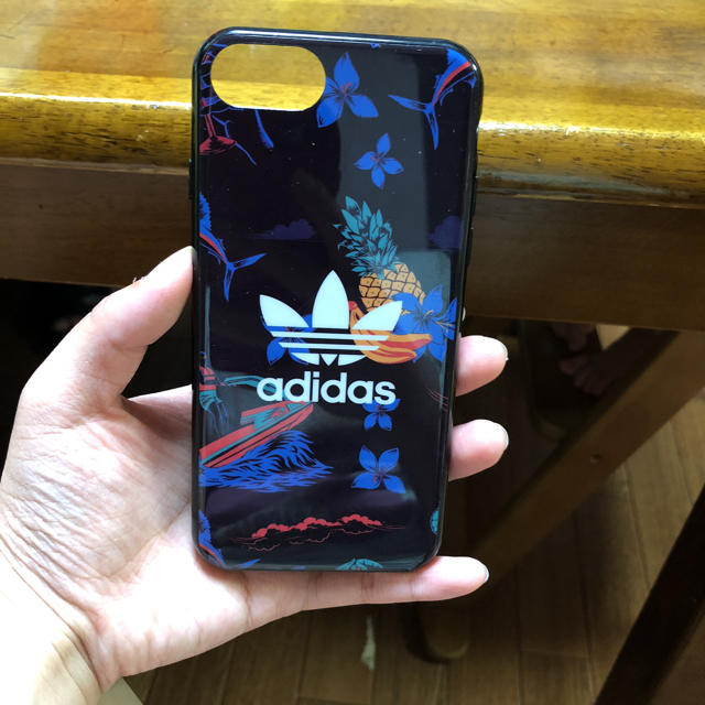 adidas(アディダス)のiphone8 アディダスケース スマホ/家電/カメラのスマホアクセサリー(iPhoneケース)の商品写真