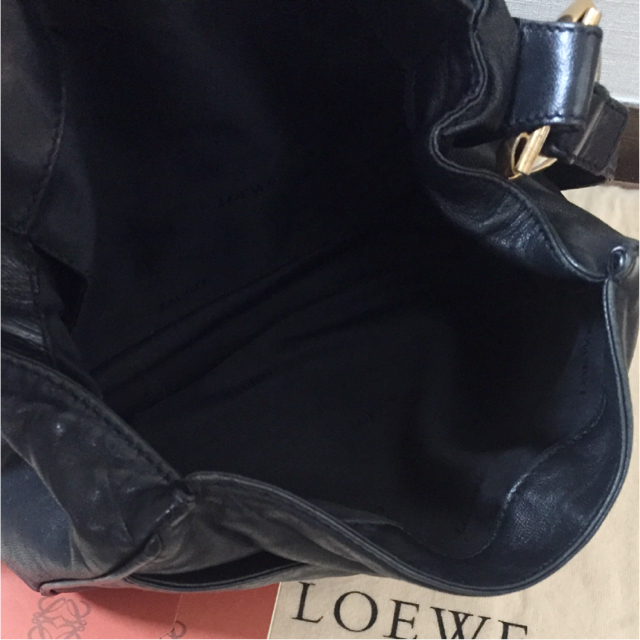 LOEWE(ロエベ)の【まっしゅ様専用】ロエベ  アナグラム型押し ナッパ ショルダー レディースのバッグ(ショルダーバッグ)の商品写真