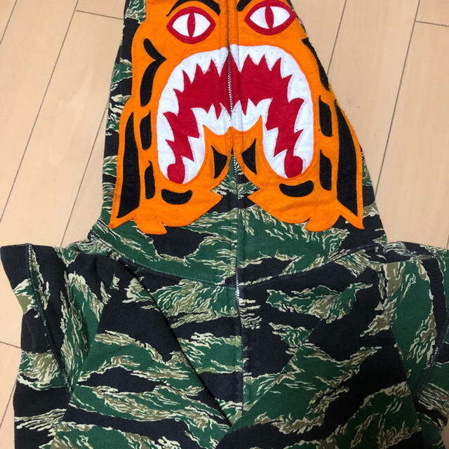 A BATHING APE(アベイシングエイプ)のTIGER CAMO SHARK FULL ZIP HOODIE メンズのトップス(パーカー)の商品写真