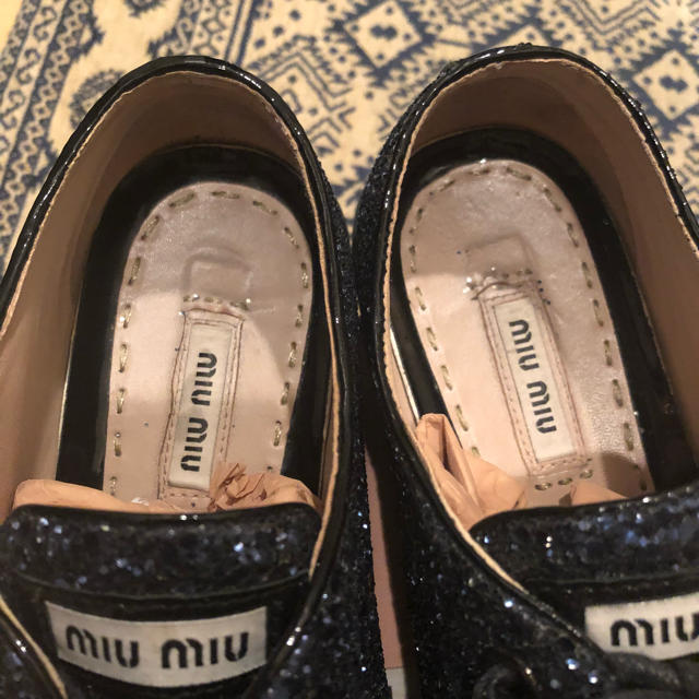 miumiu グリッタースニーカー