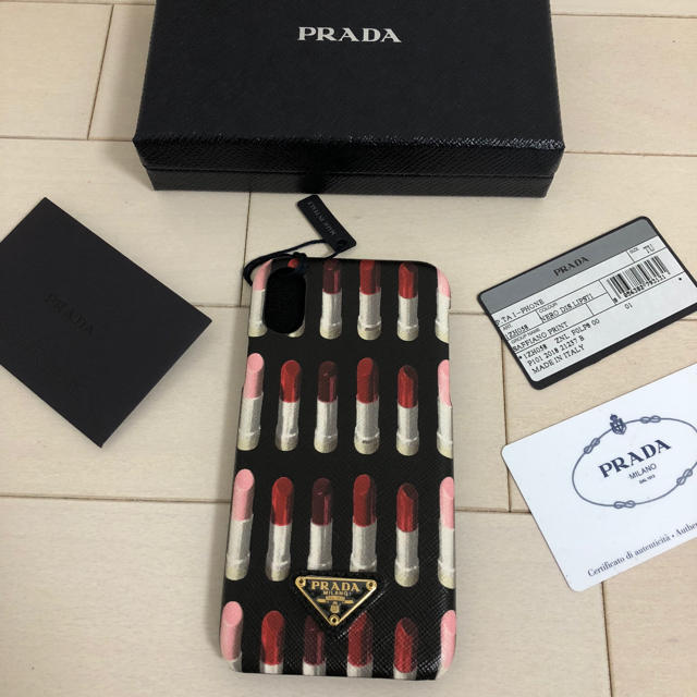 PRADA(プラダ)の【新品未使用】プラダ IPHONE X ケース リップスティック スマホ/家電/カメラのスマホアクセサリー(モバイルケース/カバー)の商品写真