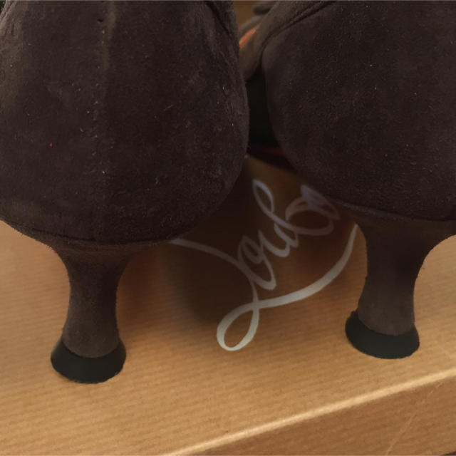 Christian Louboutin(クリスチャンルブタン)の［専用］Christian Louboutin ルブタン スエードパンプス レディースの靴/シューズ(ハイヒール/パンプス)の商品写真