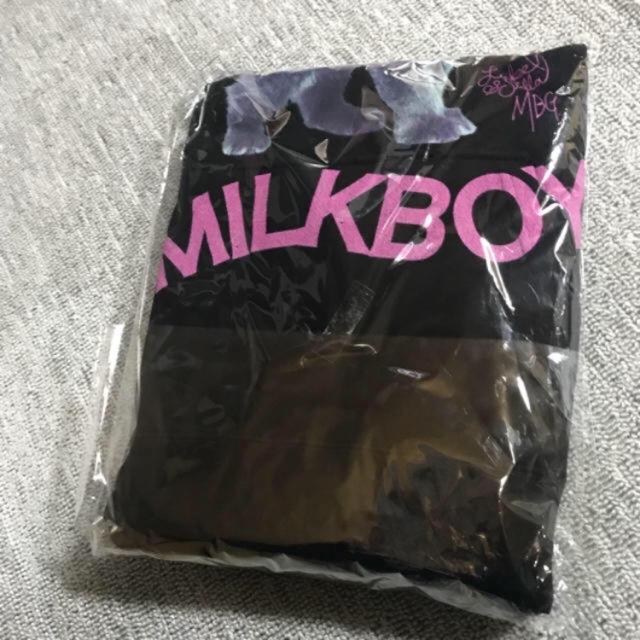 MILKBOY(ミルクボーイ)の MILKBOY MEOW  BIG パーカー 新品未開封    レディースのトップス(パーカー)の商品写真