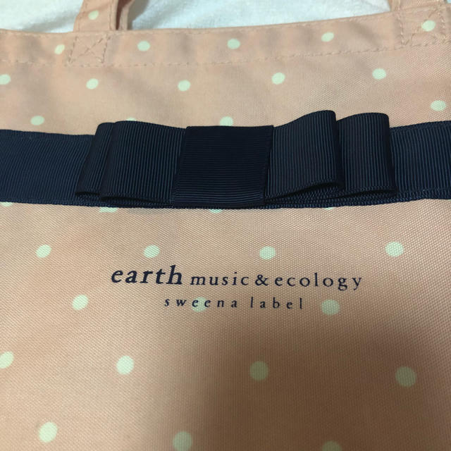 earth music & ecology(アースミュージックアンドエコロジー)のアースミュージック＆エコロジー ドット柄トートバッグ☆リボン付き レディースのバッグ(トートバッグ)の商品写真