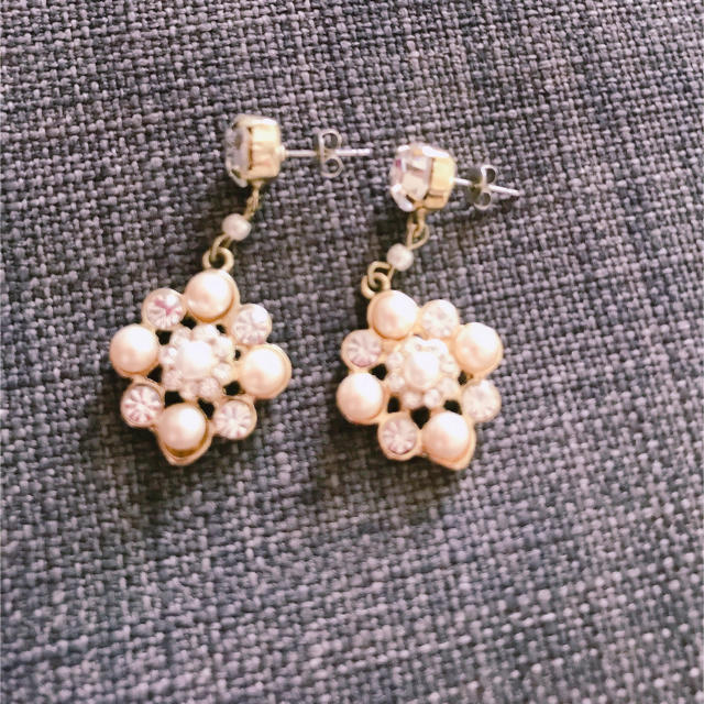 JUSGLITTY(ジャスグリッティー)のJUSGLITTY🌸ピアス レディースのアクセサリー(ピアス)の商品写真