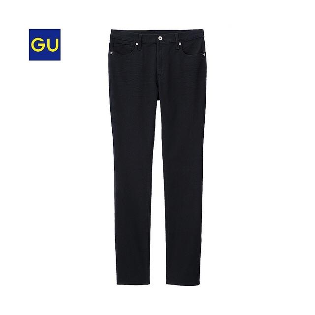 GU(ジーユー)のGU スキニージーンズ メンズ Mサイズ 黒 メンズのパンツ(デニム/ジーンズ)の商品写真
