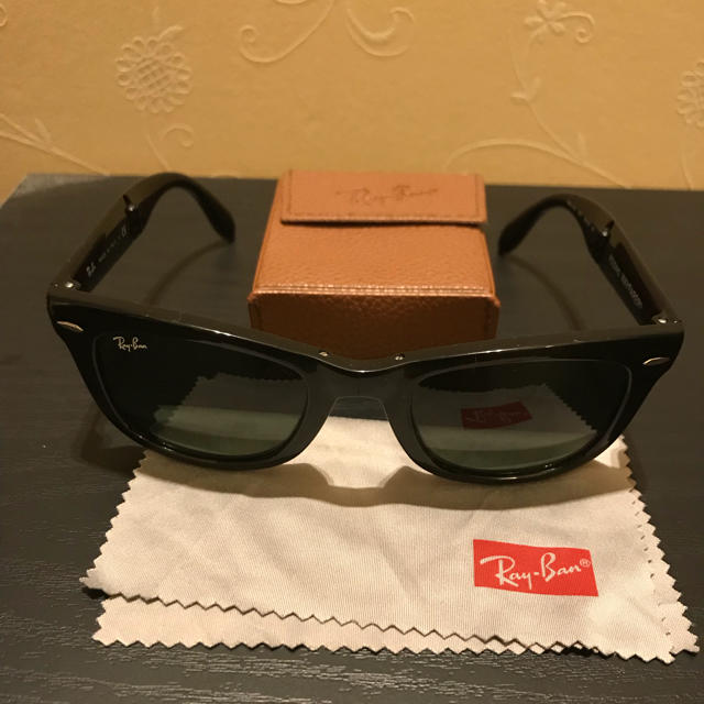 Ray-Ban(レイバン)のりょう様専用 レイバン サングラス 美品 ウェイファーラー 折りたたみ メンズのファッション小物(サングラス/メガネ)の商品写真