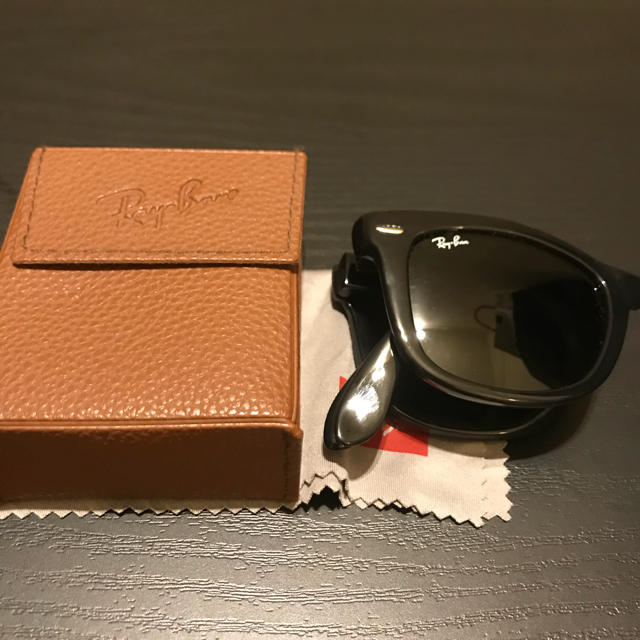 Ray-Ban(レイバン)のりょう様専用 レイバン サングラス 美品 ウェイファーラー 折りたたみ メンズのファッション小物(サングラス/メガネ)の商品写真