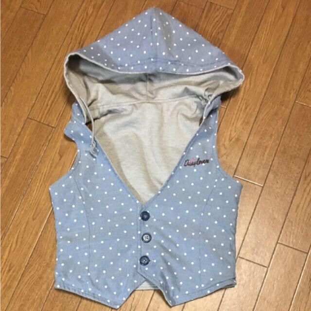 DAISY LOVERS(ディジーラバーズ)のDAISY LOVERS リバーシブルベスト キッズ/ベビー/マタニティのキッズ服女の子用(90cm~)(ジャケット/上着)の商品写真