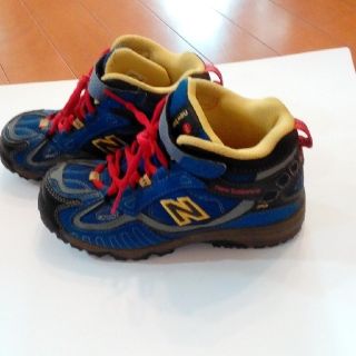 ニューバランス(New Balance)のUGA様専用　ニューバランス　トレッキングシューズとトレッキングパンツのセット(登山用品)