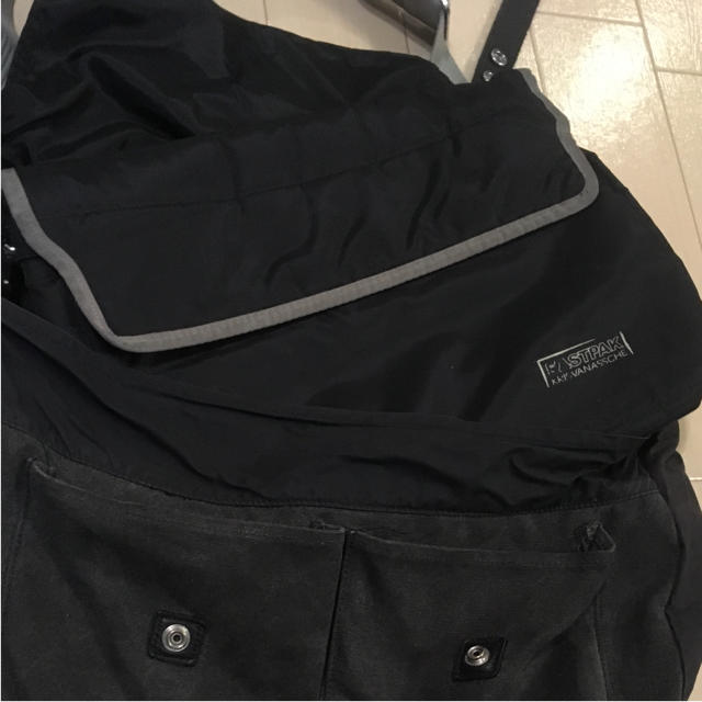 EASTPAK(イーストパック)のEASTPAK クリスヴァンアッシュ ショルダーバッグ メンズのバッグ(ショルダーバッグ)の商品写真