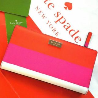 ケイトスペードニューヨーク(kate spade new york)の薄型姫ケイトスペード長財布ピンク赤白黒カラフル色鮮やかストライプ春夏ボーダー牛革(財布)