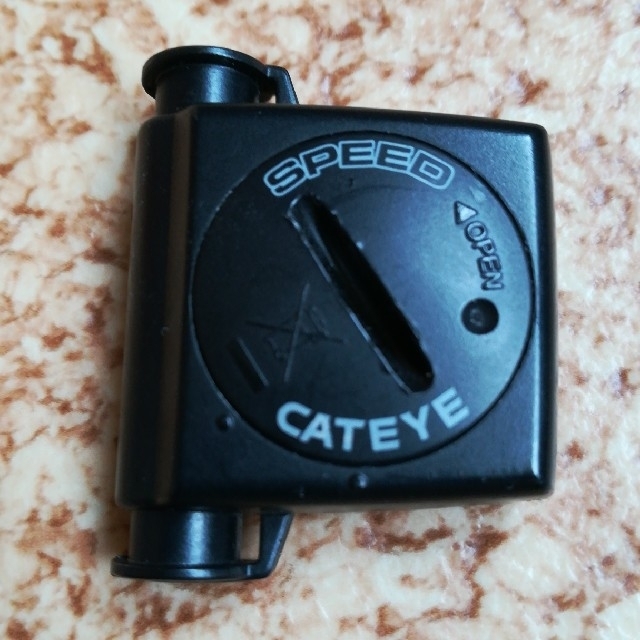 CATEYE(キャットアイ)のヒロさん専用 CATEYE スピードメーター CC-RD300W スポーツ/アウトドアの自転車(パーツ)の商品写真