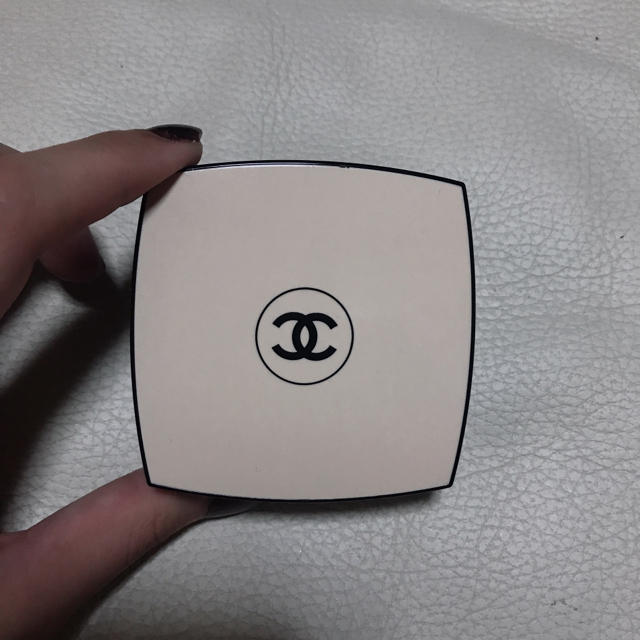 CHANEL(シャネル)のクッションファンデ コスメ/美容のベースメイク/化粧品(ファンデーション)の商品写真