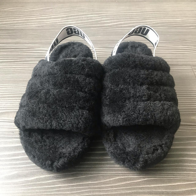 【SPURでも絶賛】UGG フラッフィー イヤー スライド