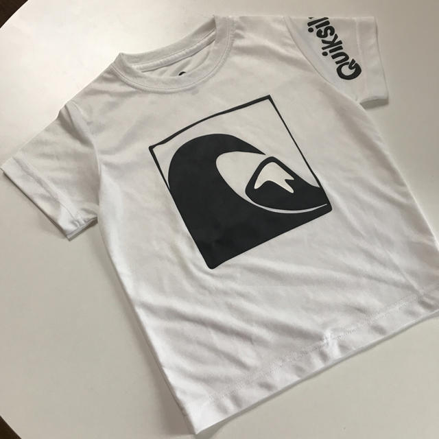 QUIKSILVER(クイックシルバー)のQUIKSILVER*水陸両用 UVカットTシャツ キッズ/ベビー/マタニティのキッズ服男の子用(90cm~)(Tシャツ/カットソー)の商品写真