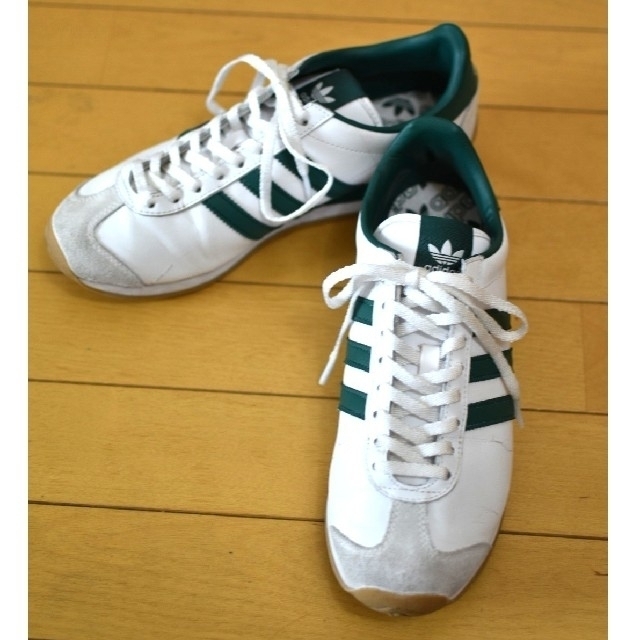 adidas(アディダス)のアディダスCOUNTRY 26.0cm メンズの靴/シューズ(スニーカー)の商品写真