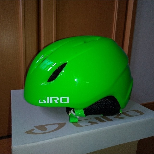 GIRO(ジロ)のGIRO ヘルメット 子ども用 スポーツ/アウトドアのスノーボード(ウエア/装備)の商品写真