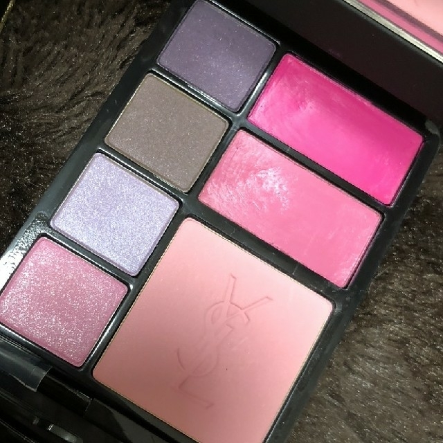 Yves Saint Laurent Beaute(イヴサンローランボーテ)のパレット コスメ/美容のベースメイク/化粧品(アイシャドウ)の商品写真