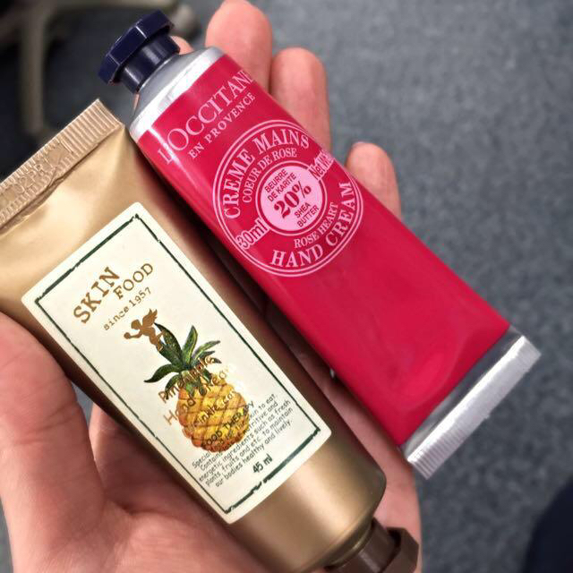 L'OCCITANE(ロクシタン)のnicoさまロクシタン ハンドクリーム コスメ/美容のボディケア(その他)の商品写真