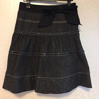 トゥービーシック(TO BE CHIC)の【ご専用】TOBECHIC 黒デニムスカート 40(ひざ丈スカート)