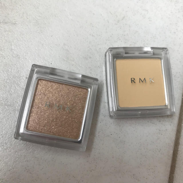 RMK(アールエムケー)のRmk. アイシャドウ  ベース  ゴールド  ベージュ 半額以下  新品 コスメ/美容のベースメイク/化粧品(アイシャドウ)の商品写真